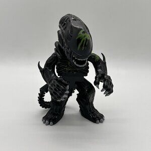 Aliens Alien Warrior Diamond Select Toys Vinimates 4" Vinyl Figure Glows in Dark